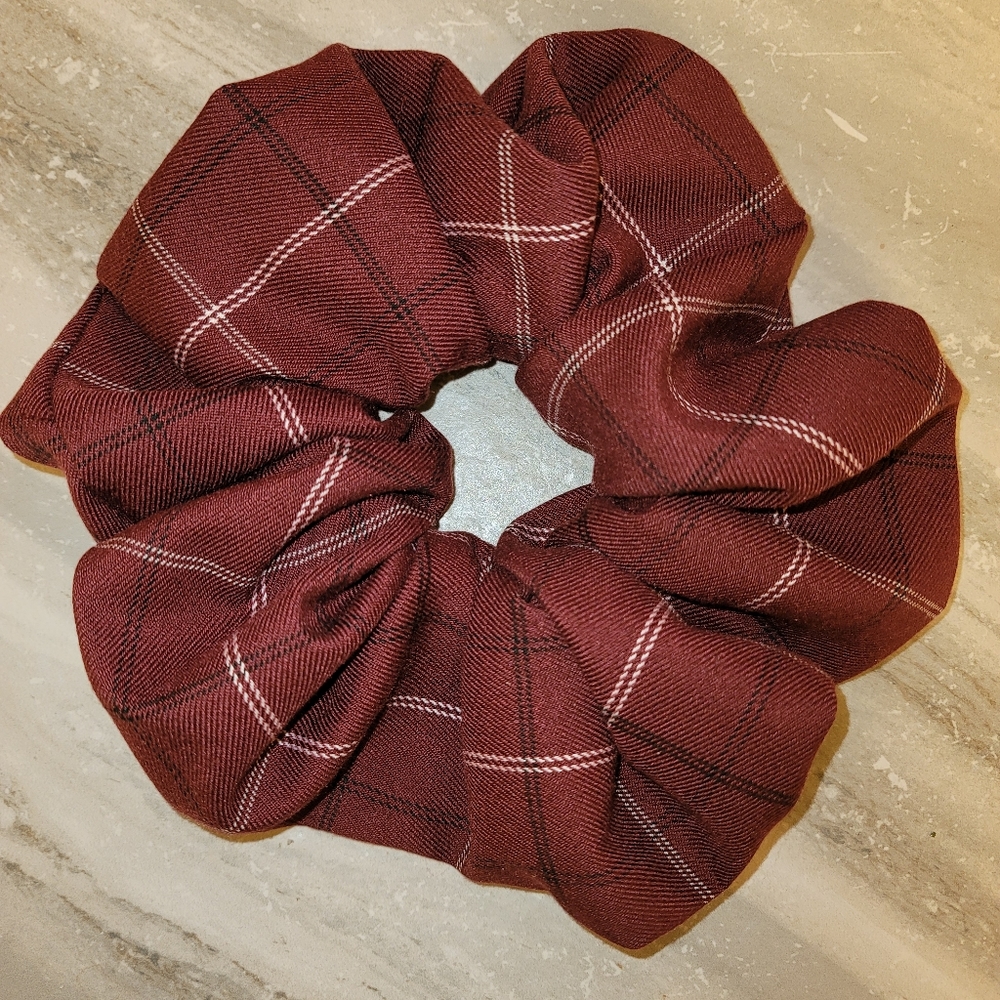 2 for 25! Giant scrunchies! - Picture 1 of 6